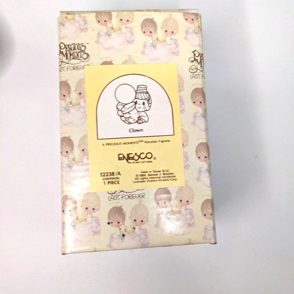 Previous Moments Clown Boy Balancing Ball on Feet #12238 with Box 1984 - Picture 2 of 5